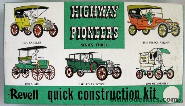 Revell 1/32 1910 Pierce Arrow Highway Pioneers, H48-89 plastic model kit